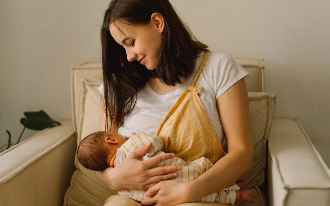 breastfeeding mum